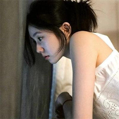 隔壁墓园的男孩